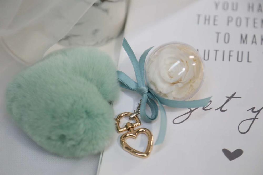 Keychain & Rose Tanit Florist